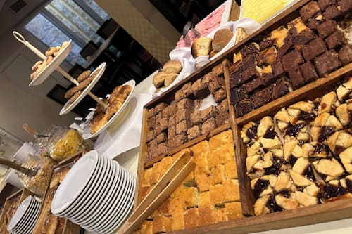 Desayuno buffet todos los días (con cargo)