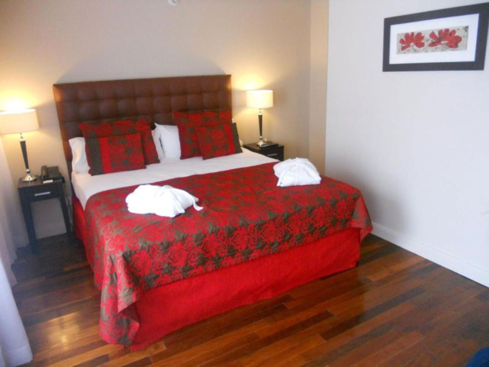 Roupas de cama premium, edredons de pluma, camas com colchões pillow-top