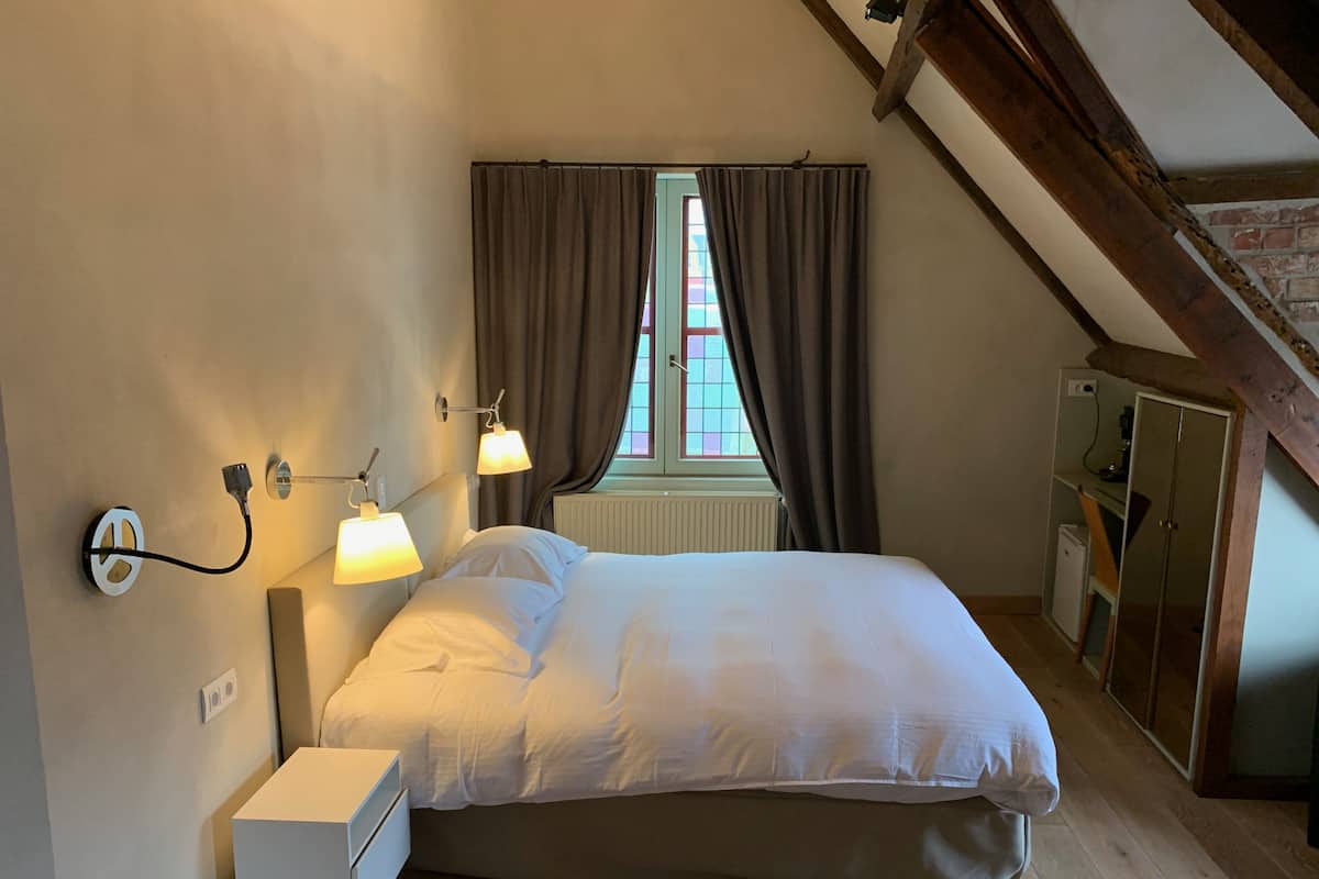 Quarto família, 1 quarto, ar-condicionado, vista para a cidade | Lençóis italianos Frette, roupas de cama premium