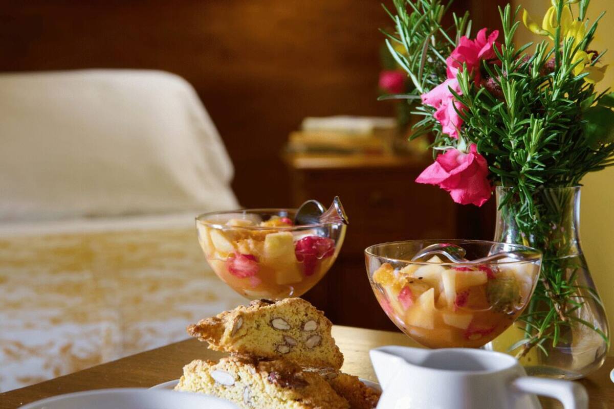 Phòng đơn phong cách cổ điển, 1 giường cỡ queen, phòng tắm riêng, quang cảnh vườn | Bàn, trang trí khác biệt, trang bị nội thất với thiết kế riêng biệt 