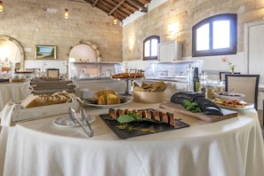 Free daily continental breakfast  - Masseria Corda di Lana (Leverano)