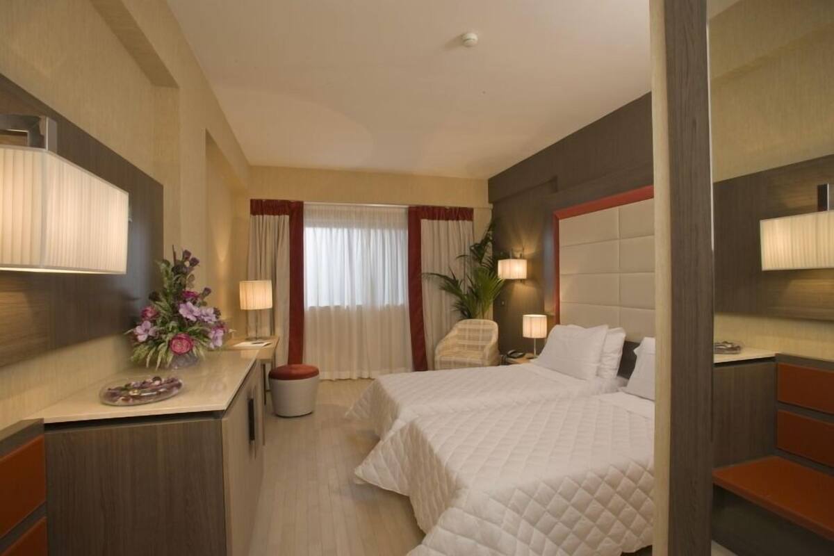 Classic Triple Room, Golf View