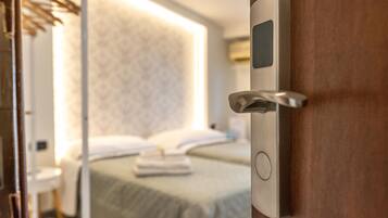 Chambre Confort Double ou avec lits jumeaux, 1 chambre, non-fumeur, cÎté jardin