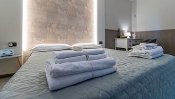 Comfort-Zimmer, 1 Schlafzimmer, Nichtraucher, Gartenblick | Daunenbettdecken, Schreibtisch, schallisolierte Zimmer, Babybetten