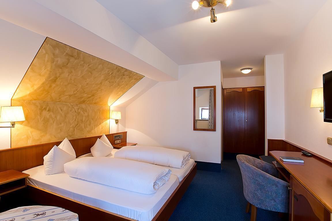 standard double room single use, private bathroom | premium bedding, down duvets, pillow-top beds, minibar