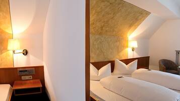 Standard Triple Room, Private Bathroom