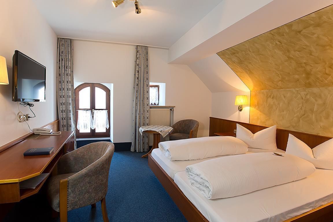 standard double room single use, private bathroom | premium bedding, down duvets, pillow-top beds, minibar