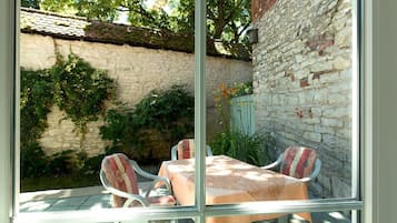 Comfort Apartment, Annex Building | Terrace/patio