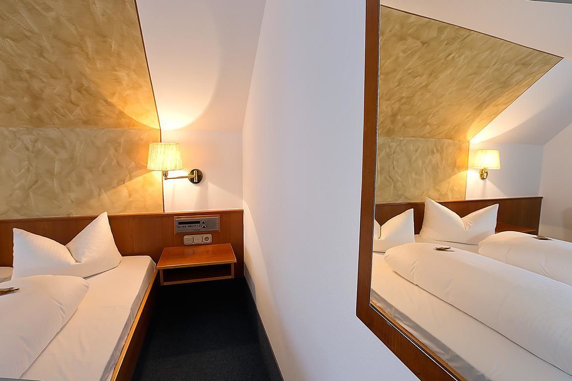 standard double room single use, private bathroom | premium bedding, down duvets, pillow-top beds, minibar