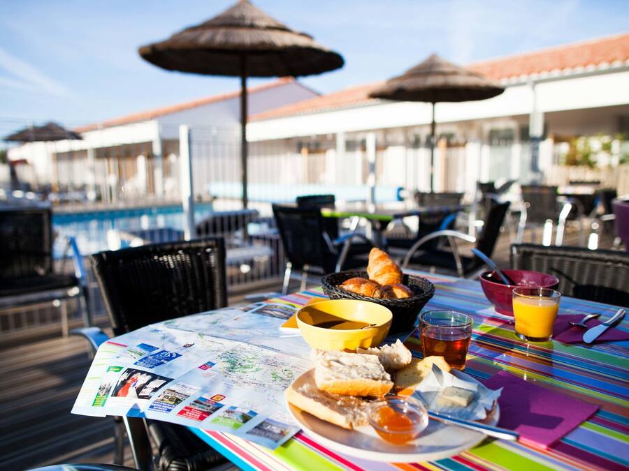 Daily buffet breakfast (EUR 14 per person)
