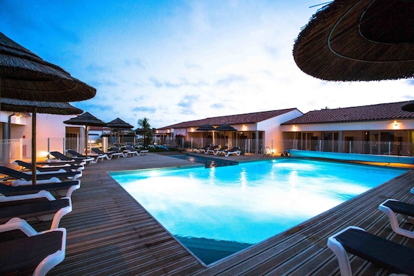 Outdoor pool, sun loungers