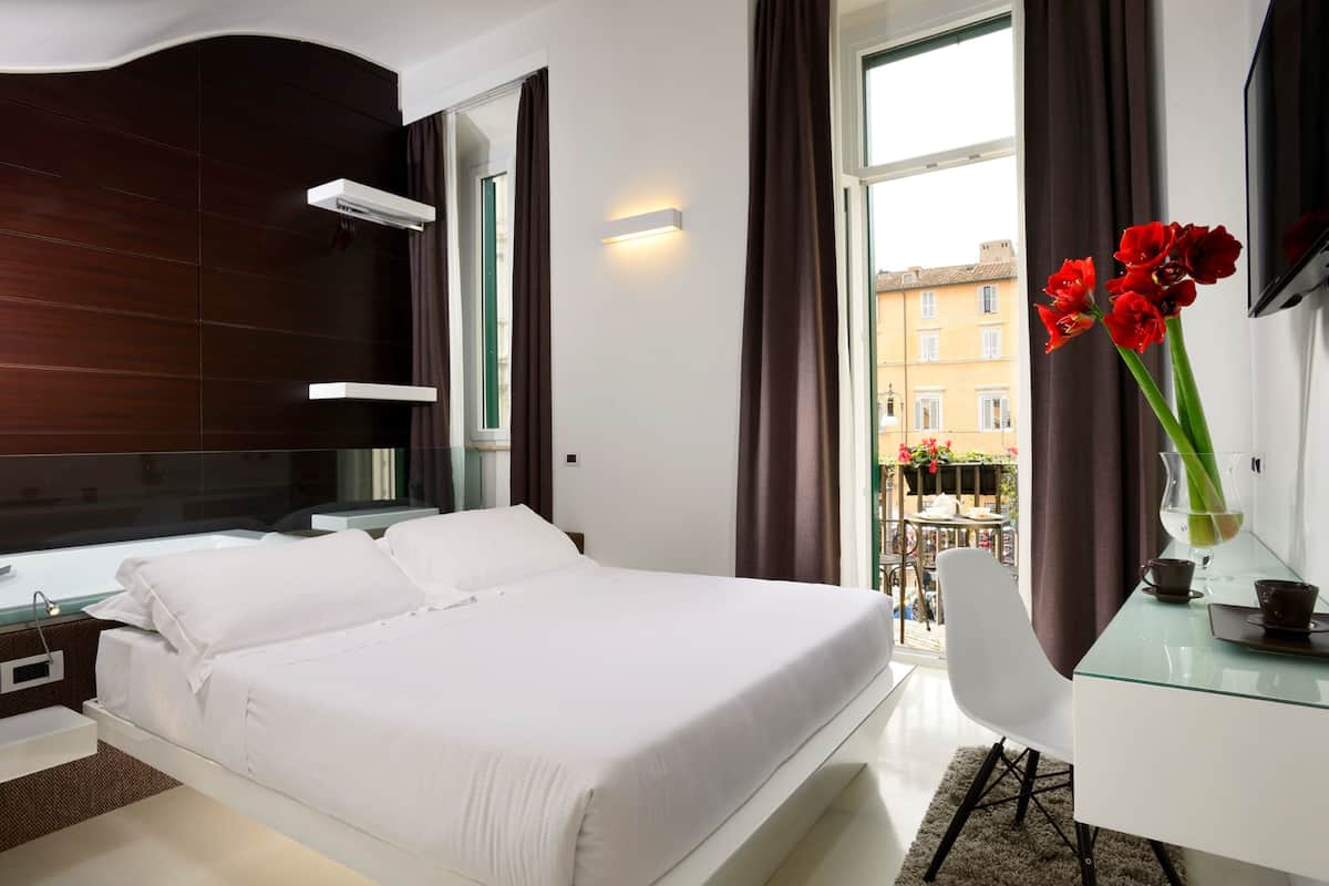 Suite | Draps en coton égyptien, literie de qualité, couette en duvet, minibar
