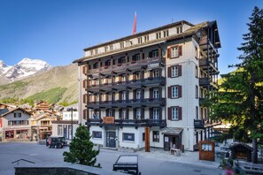 Front of property - The Dom Hotel Saas-Fee by Dorint (Saas-Fee)