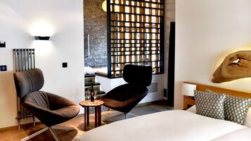 Deluxe Double Room (Wellness) | Hypo-allergenic bedding, minibar, in-room safe, desk