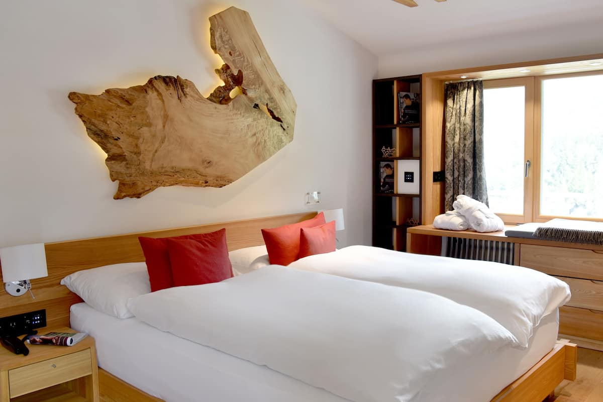 Superior Double Room (Wellness) | Hypo-allergenic bedding, minibar, in-room safe, desk