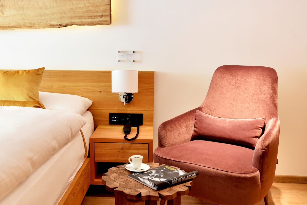 Classic Double Room (Wellness) | Hypo-allergenic bedding, minibar, in-room safe, desk