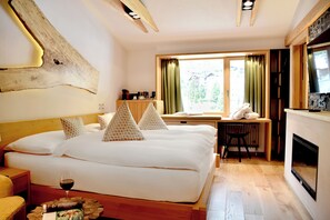 Deluxe Double Room, Valley View | Hypo-allergenic bedding available, minibar, in-room safe - The Dom Hotel Saas-Fee by Dorint (Saas-Fee)