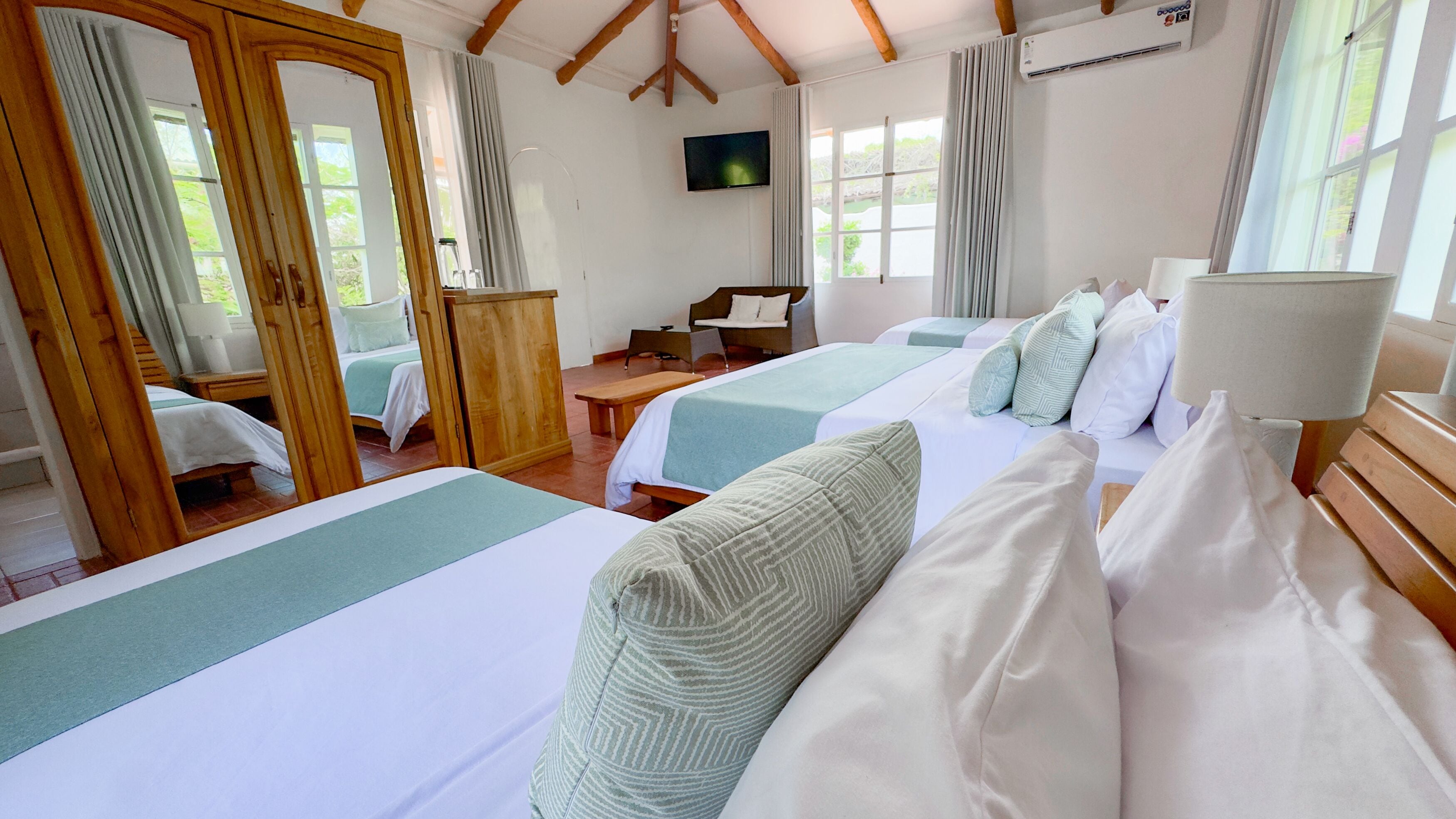 家庭四人房, 1 间卧室 | 高档床上用品、客房内保险箱、特色装修、办公桌