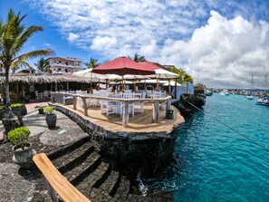 Breakfast, lunch, dinner served; international cuisine, beach views - Angermeyer Waterfront Inn (Puerto Ayora)