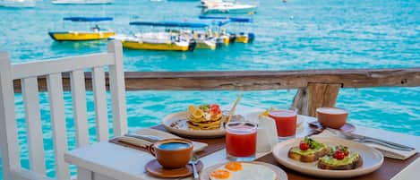 Desayuno a la carta incluido todos los días