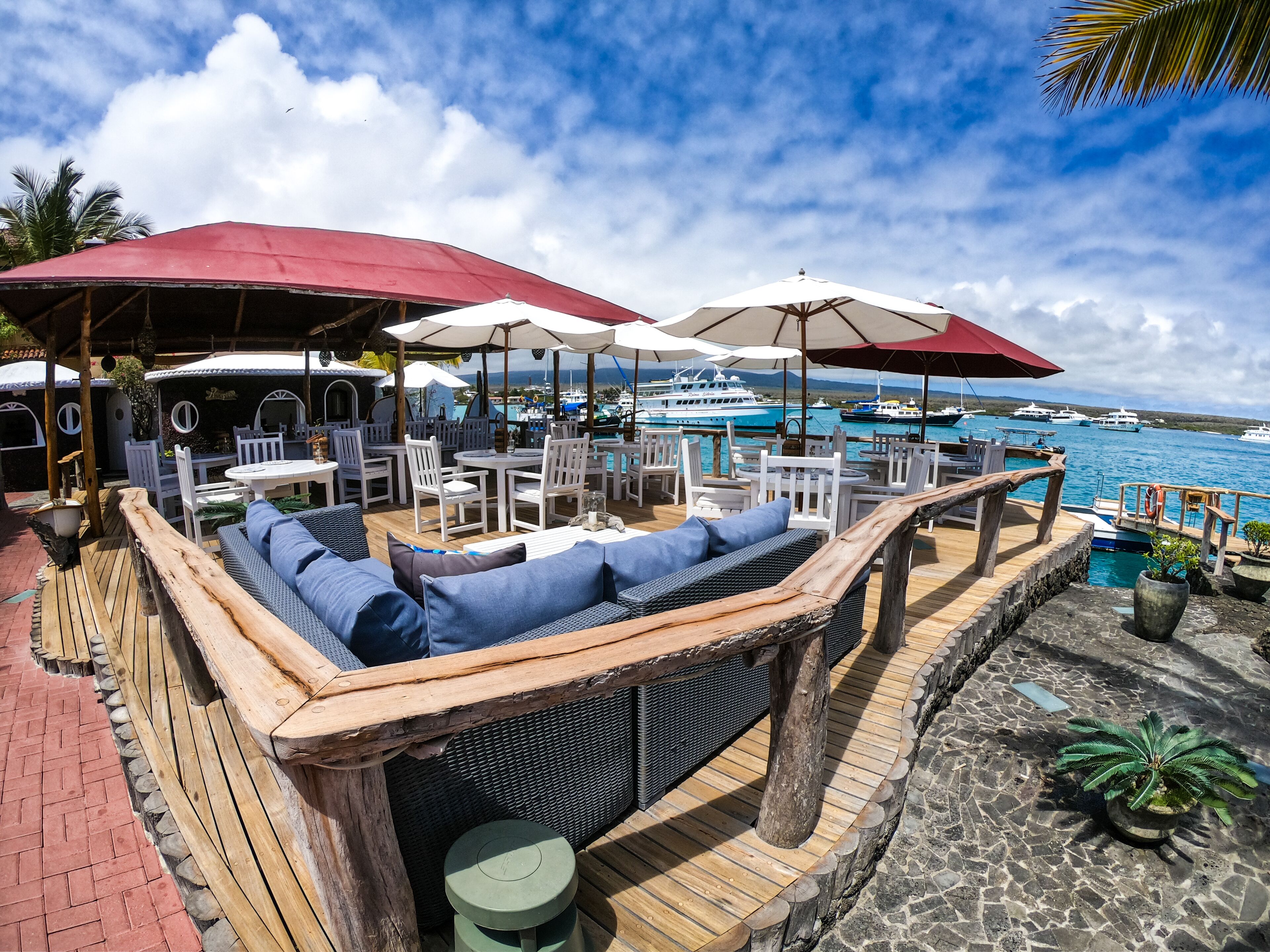 breakfast, lunch, dinner served; sea views