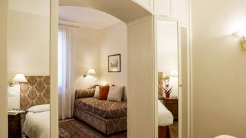 Copriletto in piuma, minibar (con alcuni snack e alcune bevande gratis)