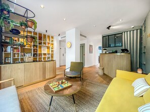 Reception - Parici Hotel Boulogne Billancourt (Boulogne-Billancourt)