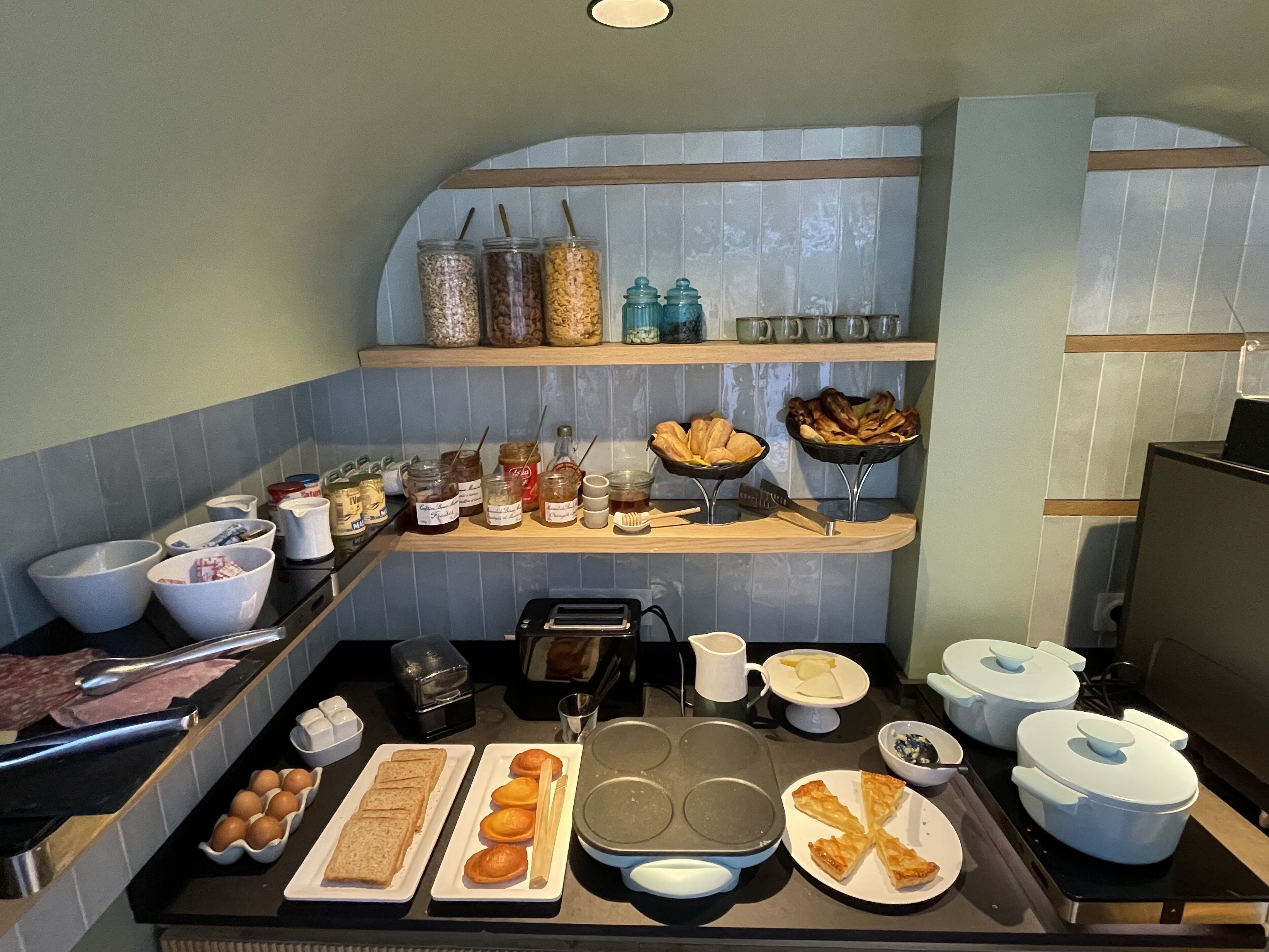 daily buffet breakfast (eur 14 per person)