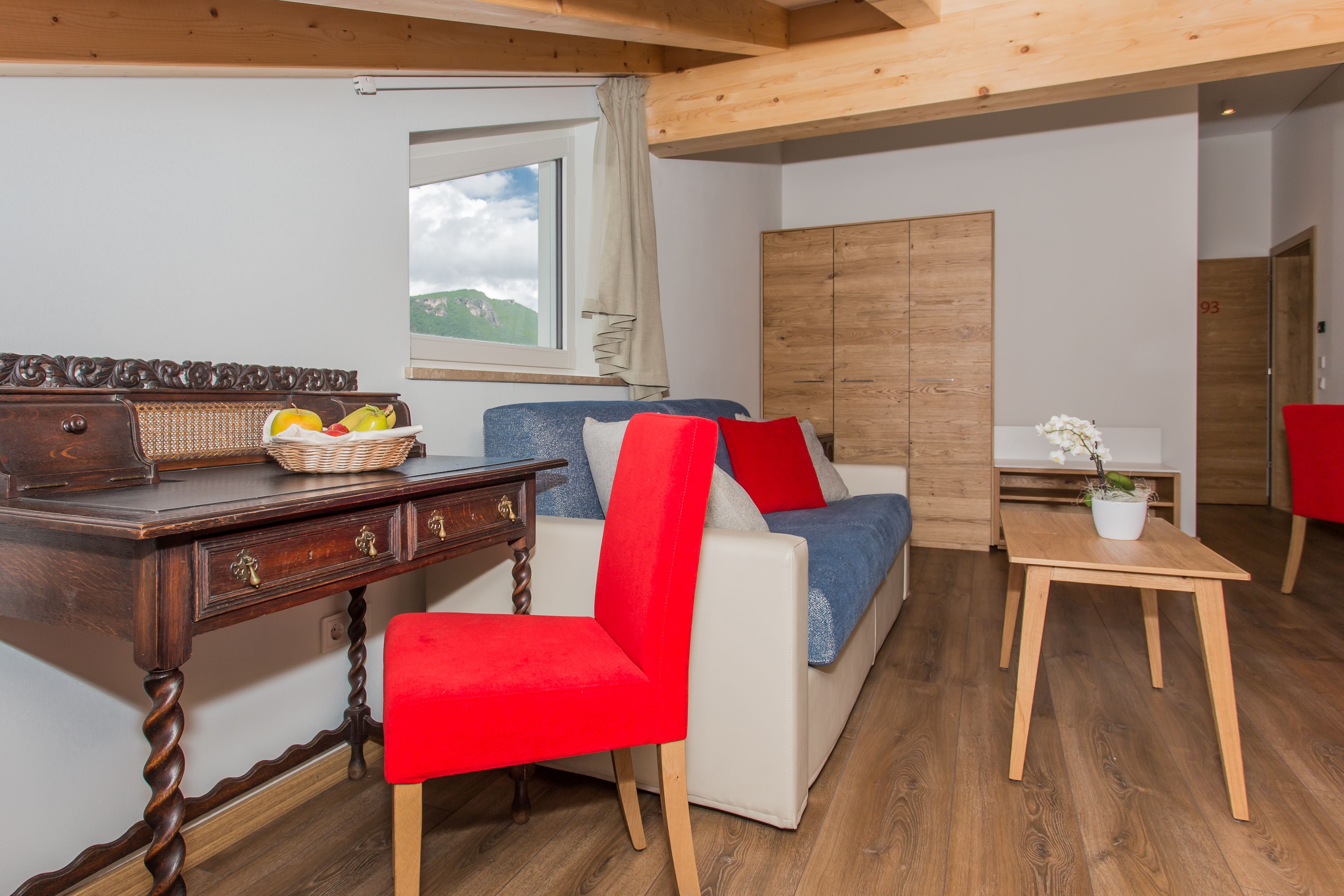 suite | down duvets, select comfort beds, minibar, in-room safe