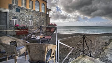 Una spiaggia nelle vicinanze, cabine da spiaggia gratuite