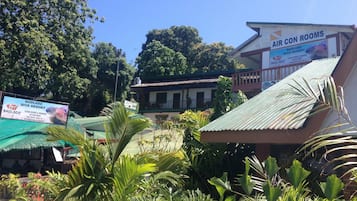 Fachada da propriedade
