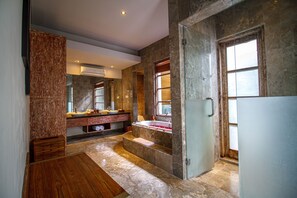 One Bedroom Pool Villas with Floating breakfast | Bathroom | Combined shower/tub, hair dryer, bathrobes, slippers - The Wolas Villa & Spa (Seminyak)