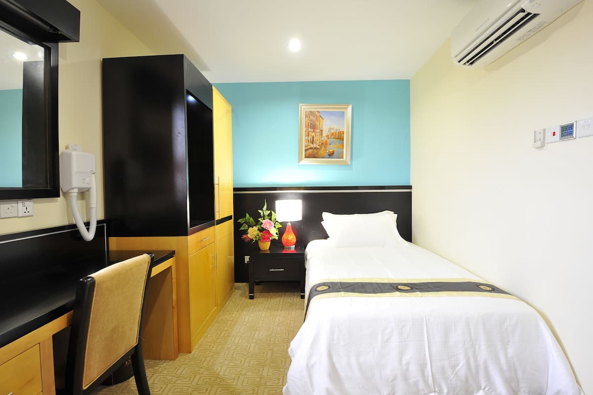 Kamar Deluks, 1 Tempat Tidur Twin | Seprai katun Mesir, selimut bulu angsa, minibar, dan brankas