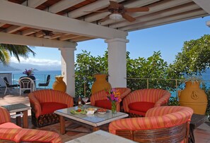 ลานระเบียง/นอกชาน