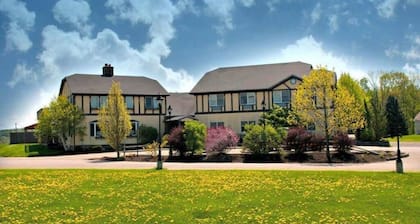 Camelot Restaurant & Inn