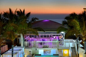 Outdoor pool, open 8:00 AM to 10:00 PM, free pool cabanas, pool loungers - The Park Calangute Goa (Calangute)