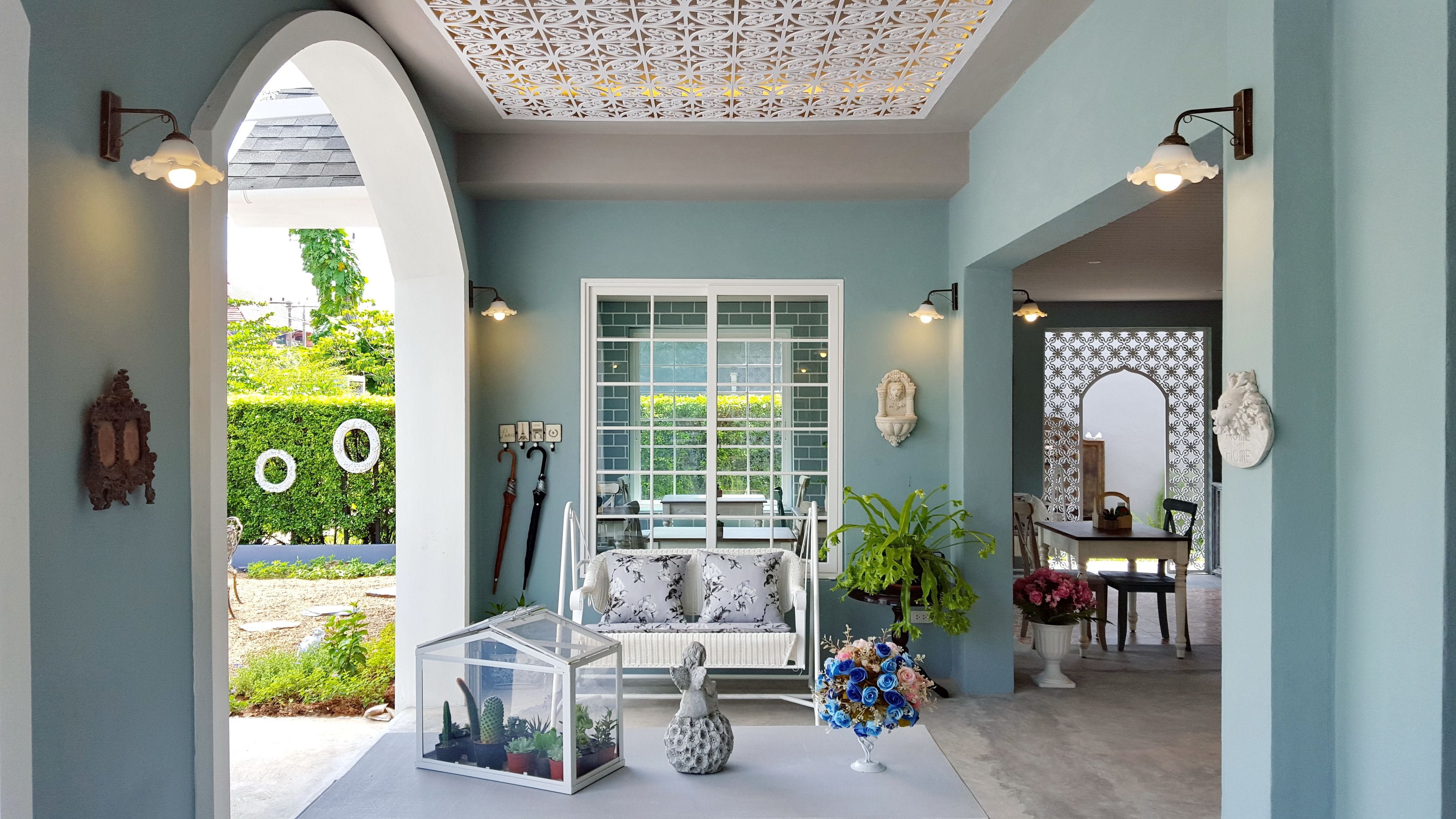 breakfast, lunch, dinner served; thai cuisine