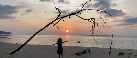 Una spiaggia nelle vicinanze