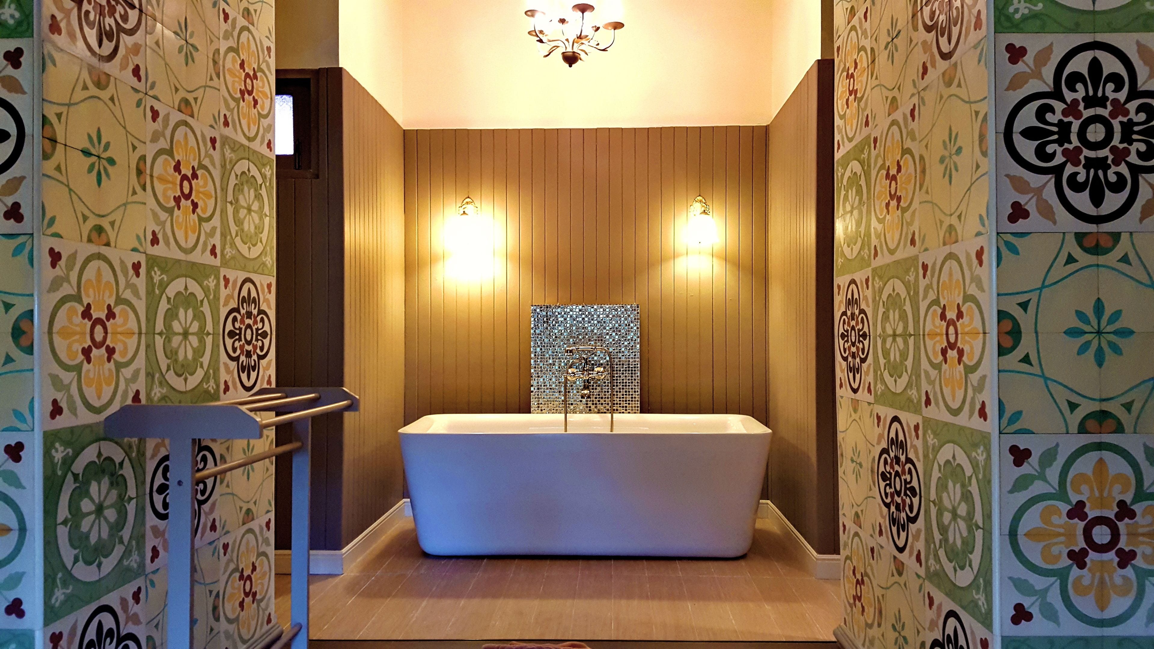 suite, garden view | deep-soaking bathtub