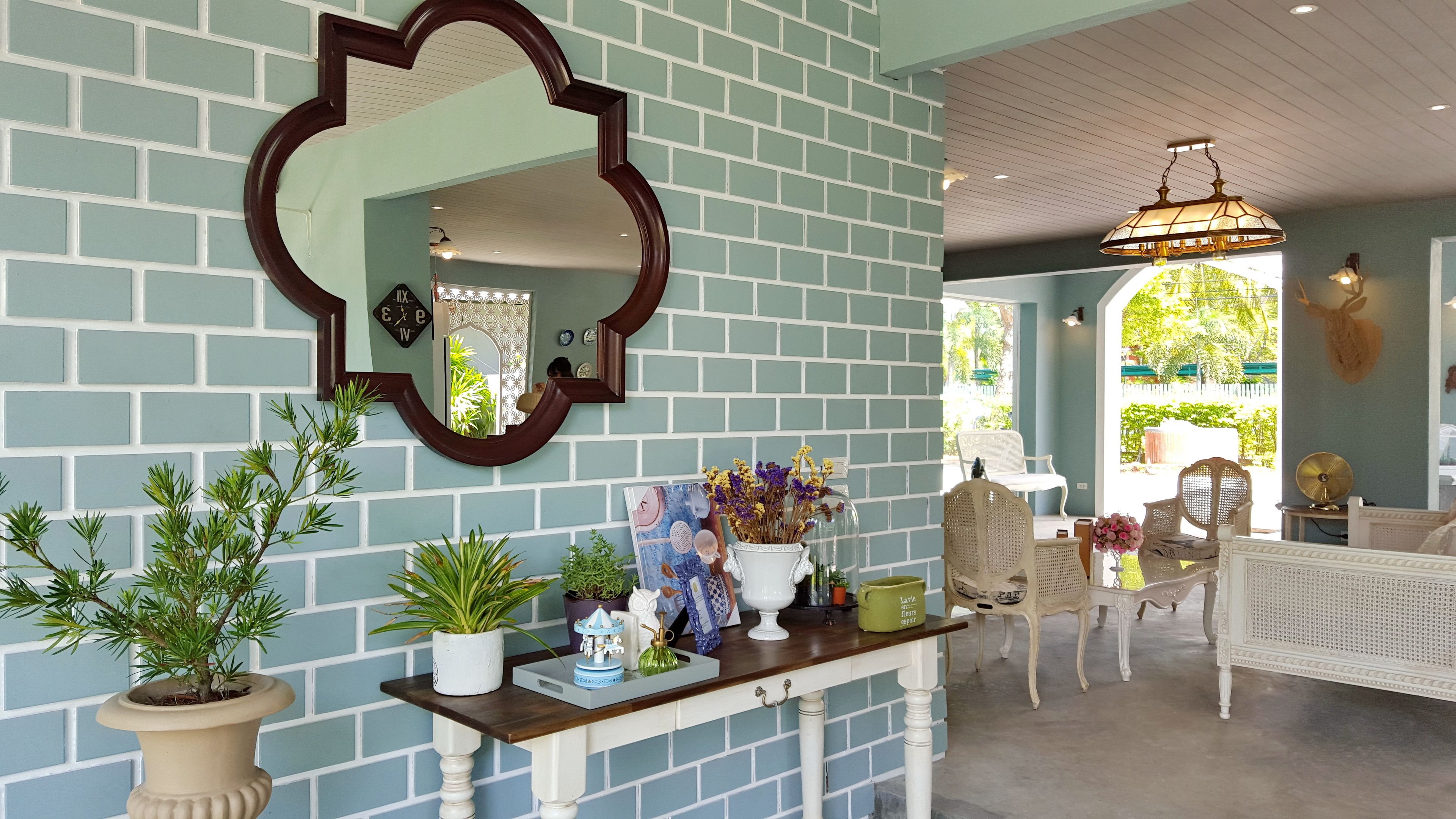 breakfast, lunch, dinner served; thai cuisine