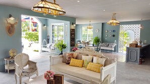 Lobby sitting area - Perennial Resort (Sa Khu)