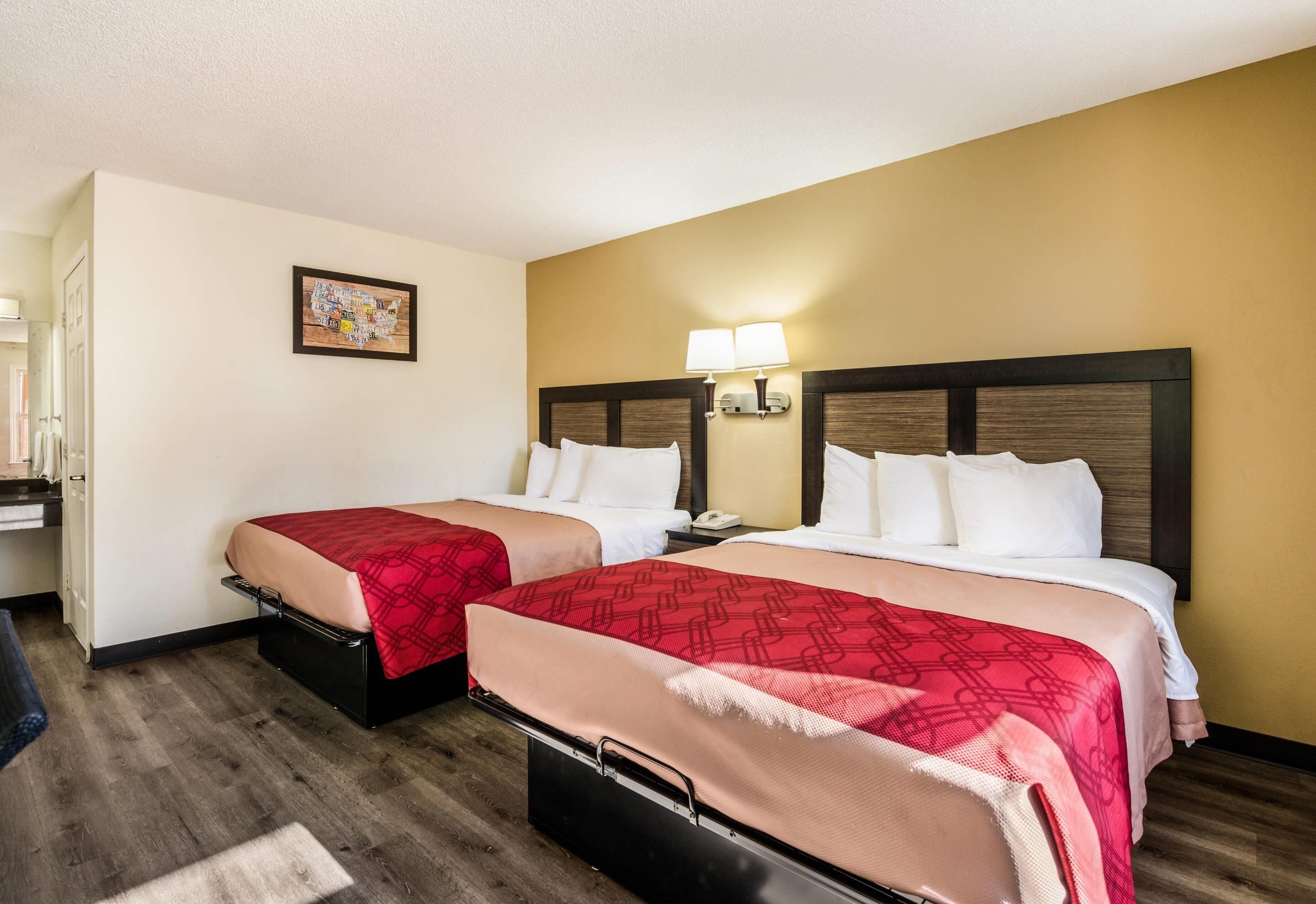 Kamar, Beberapa Tempat Tidur, Bebas Asap Rokok | Meja kerja, setrika/meja setrika, dan tempat tidur bayi (biaya tambahan)