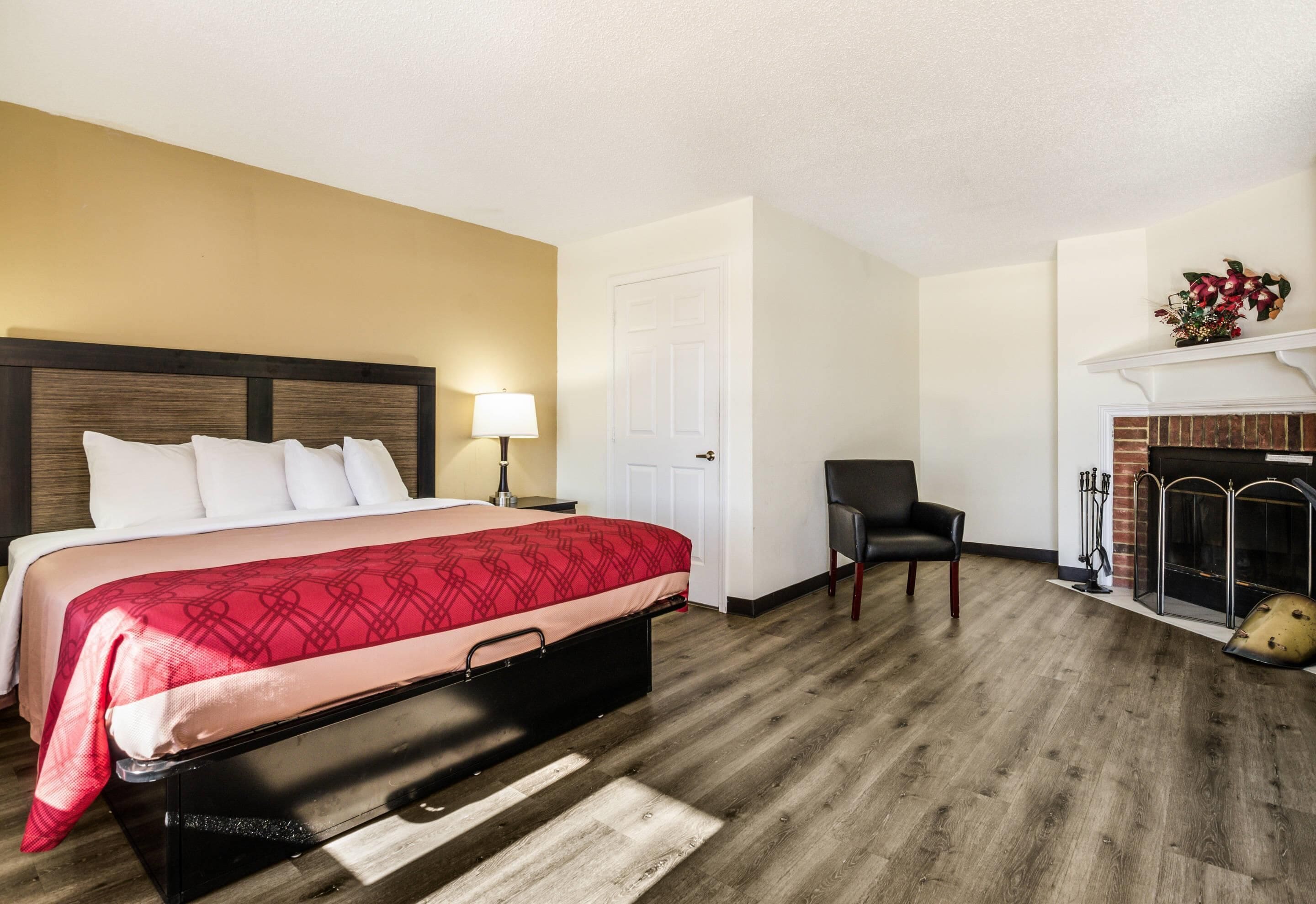 Kamar, 1 Tempat Tidur King, Bebas Asap Rokok, hot tub | Meja kerja, setrika/meja setrika, dan tempat tidur bayi (biaya tambahan)