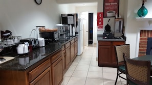 Lobby - Econo Lodge Glade Springs I-81 (Glade Spring)