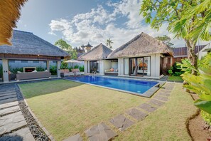 Family Villa, 3 Bedrooms, Private Pool, Pool View | Garden view - Villa Jerami & Spa (Seminyak)