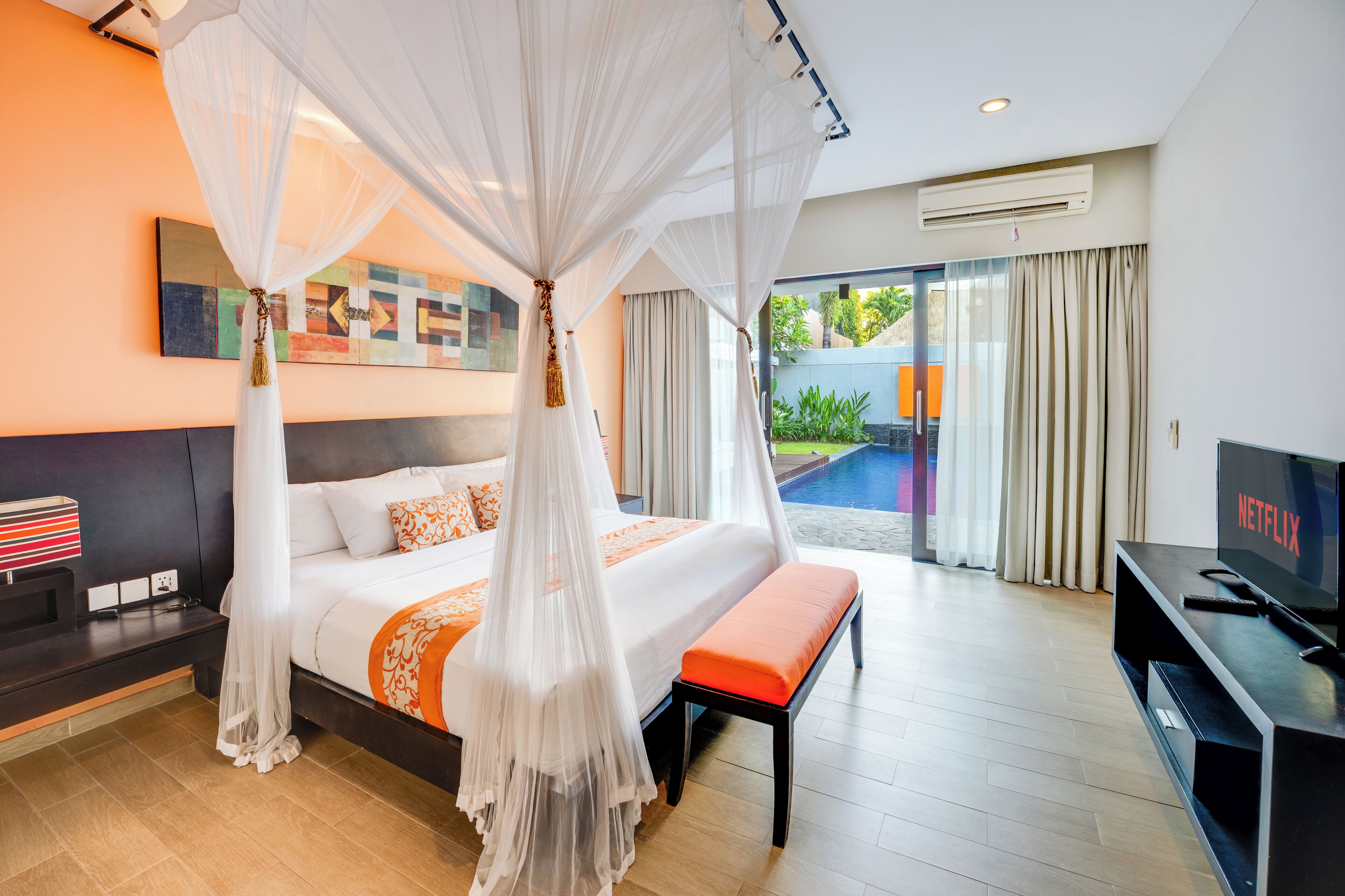 Premium bedding, in-room safe, desk, blackout curtains