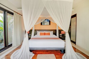 Family Villa, 3 Bedrooms, Private Pool, Pool View | Premium bedding, in-room safe, desk, blackout drapes - Villa Jerami & Spa (Seminyak)
