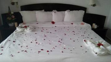 Appartement | Literie de qualité supérieure, décoration personnalisée, bureau