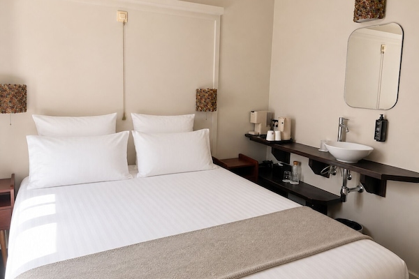 Le Standard Classique | WiFi (free), bed sheets