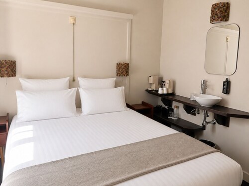 Le Berger Latroupe Hotel